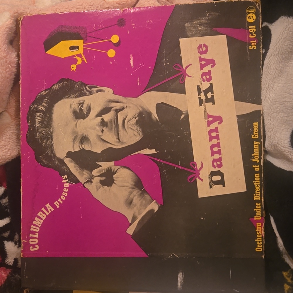 Colombia presents Danny Kaye set C-91